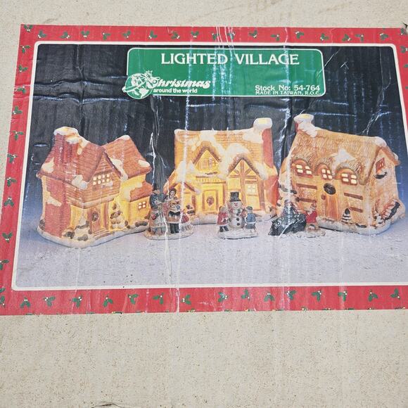Vintage Ceramic Lighted Village House Of Lloyd Christmas Around The World 54-764 - Picture 1 of 16